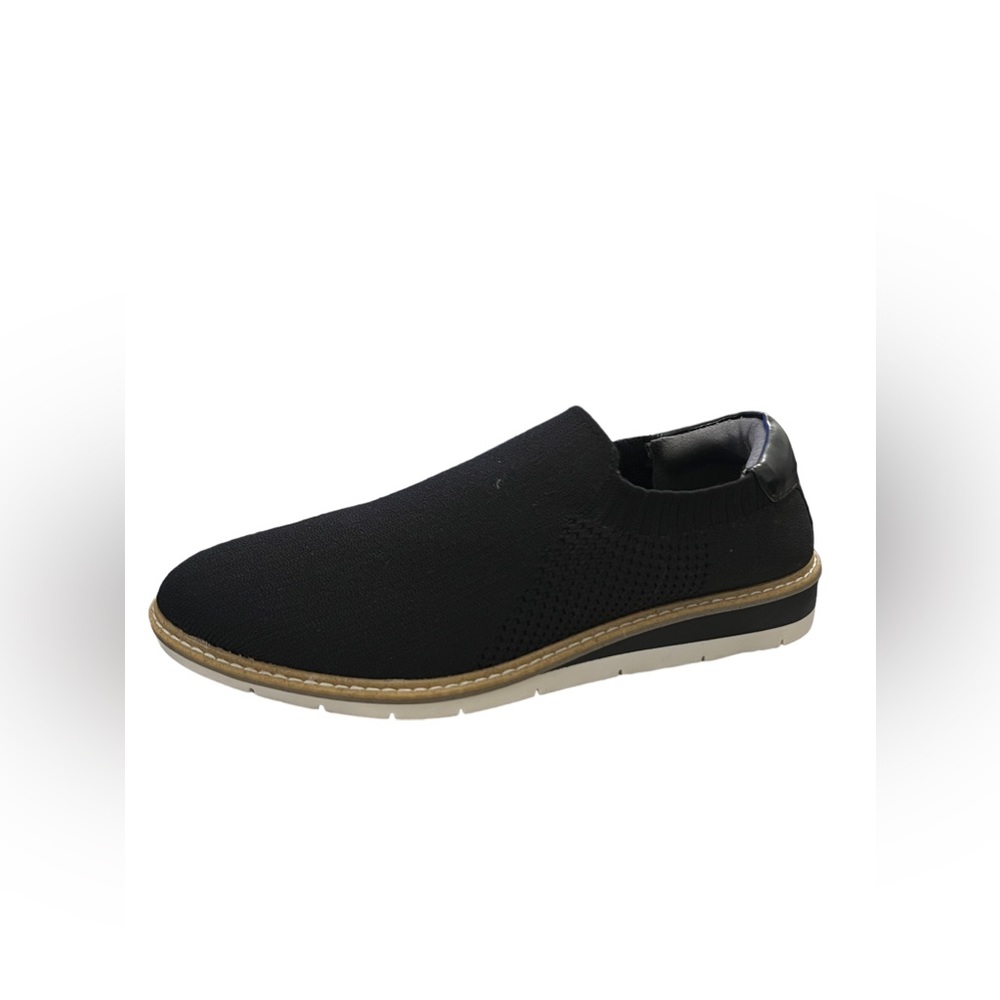 NWOT Box me too slip on sneakers